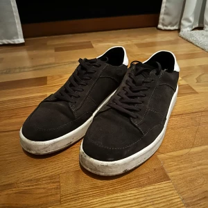 Skor vagabond - Fina skor från vagabond. Fixar till dom innan ja skickar iväg dom. Nypris är runt 1400kr. Storlek 42