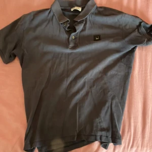 Acne pike storlek M - Acne piké i storlek M. Pris kan diskuteras 