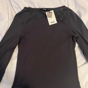 Tröja - Tröja ifrån bikbok i storlek S aldrig använd