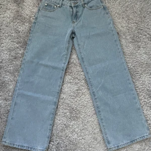Edikted jeans - Virala edikted jeans istorlen S petite! Helt nya! Säljer pga att de inte passar 