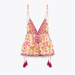 Zara topp - Intressekoll på den här toppen från Zara som jag tror inte säljs längre! Nypris var 379kr💖 använd någon gång men fint skick