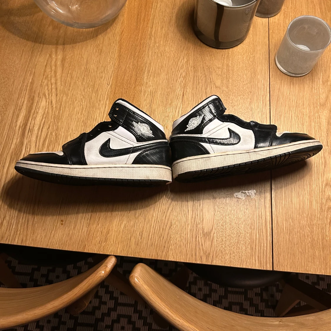 Svartvita Nike Air Jordans - 2