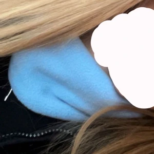 Blå buff - Jättefin blå buff i flis tyg, kan skicka fler bilder hur den ser ut om det skulle önskas 💞 pris kan diskuteras vid snabbaffär, ge gärna prisförslag 