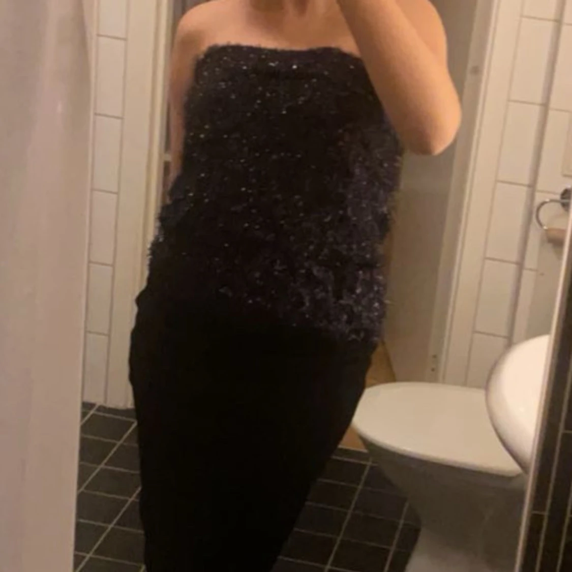 Marinblå glittrig topp/kjol 