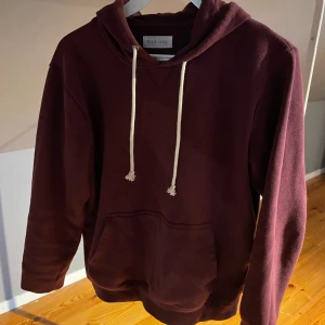 Pier one hoodie  - En skön pier one hoodie inga fel elr nått har många såna så vill bli av med lite 