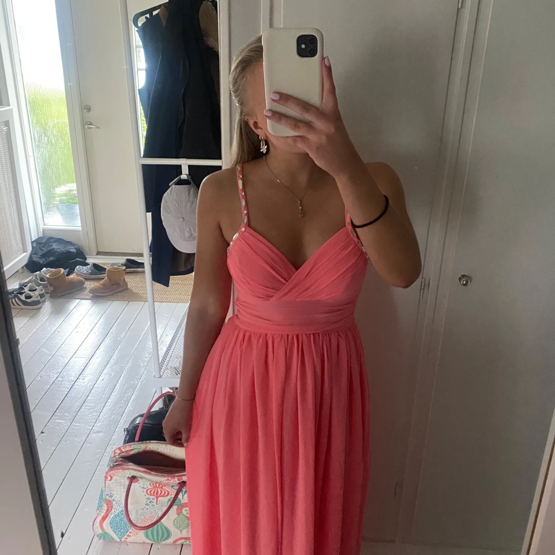 Ljusrosa långklänning med smala axelband