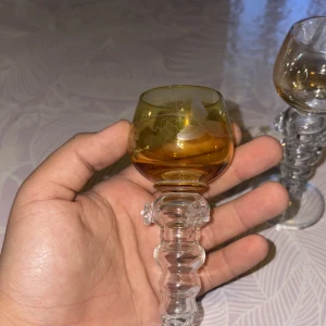 Vin tester glas  - Småa vin testers glas i harmonisk design.