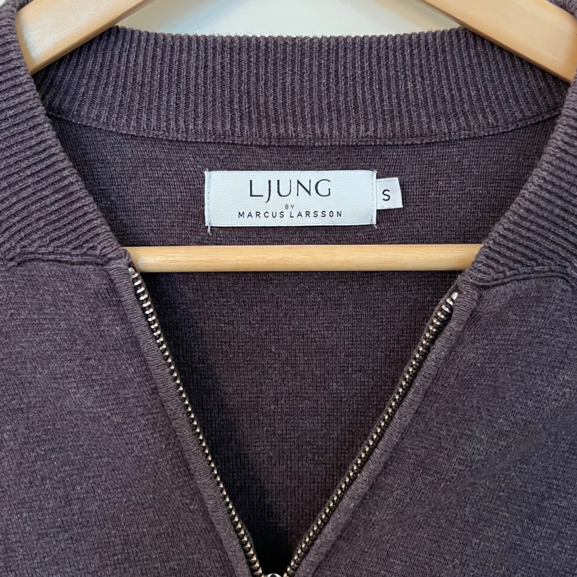 Brun kofta med dragkedja från Ljung - 1