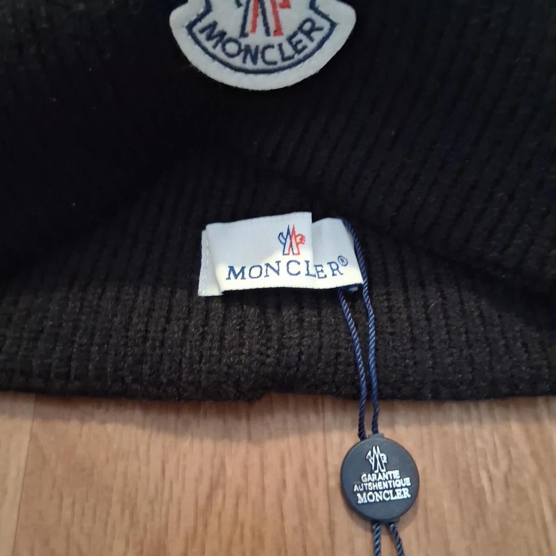 Svart Moncler mössa i ull - 1