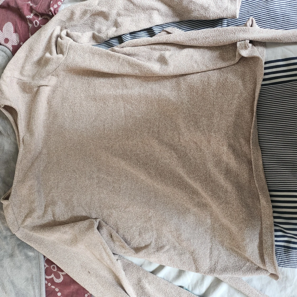 Beige långärmad tröja i bomull