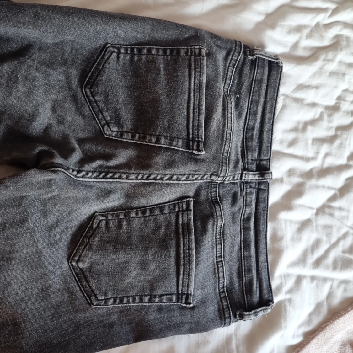 Grå jeansbyxor från ONLY - 3