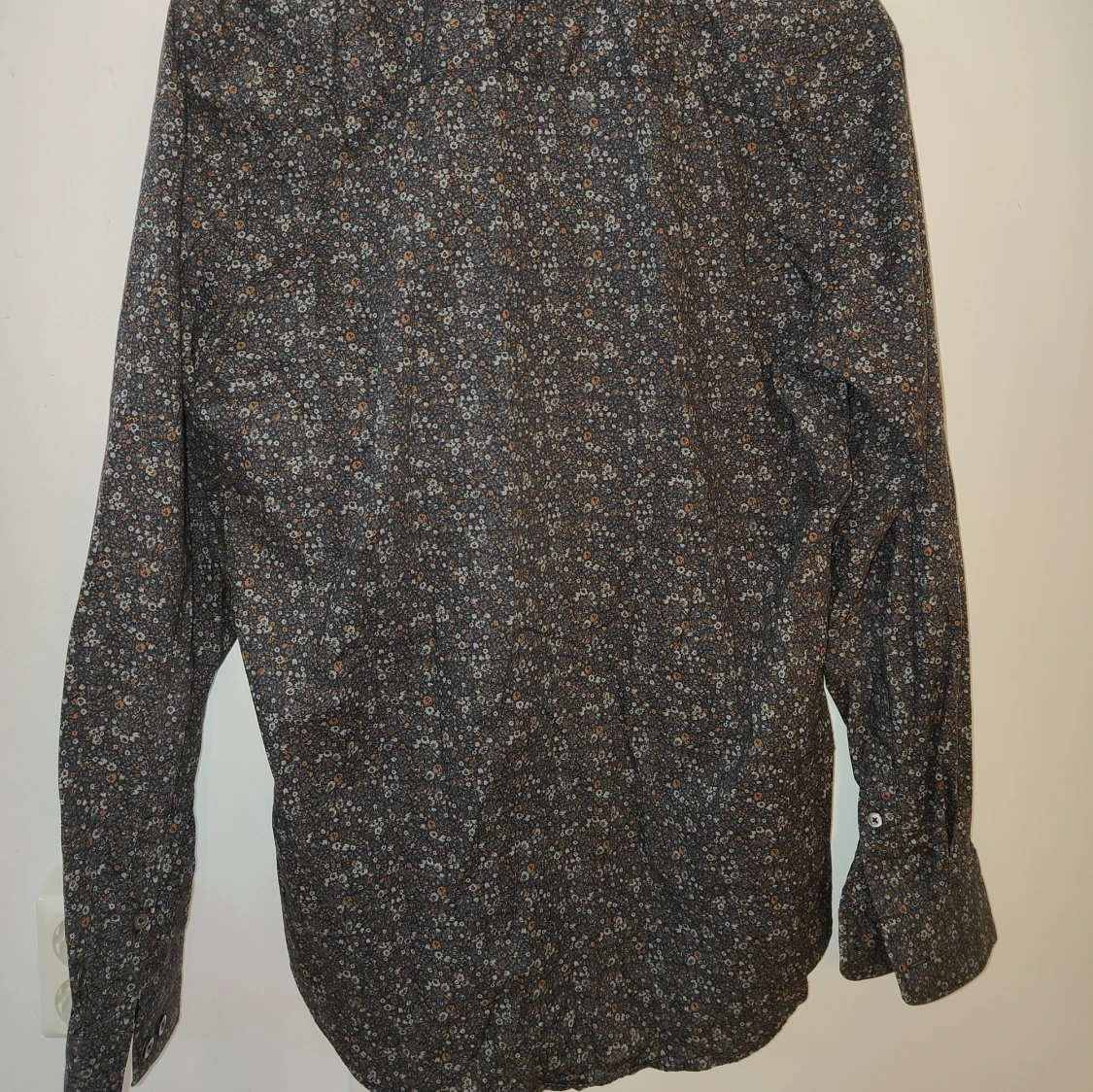 Blommig skjorta från Matinique, S - 1
