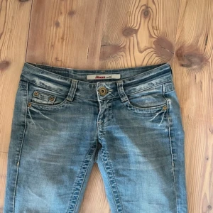 Only jeans - Säljer eftersom dom intepassade på mig, ej mina bilder så skriv för egna🩵🩵