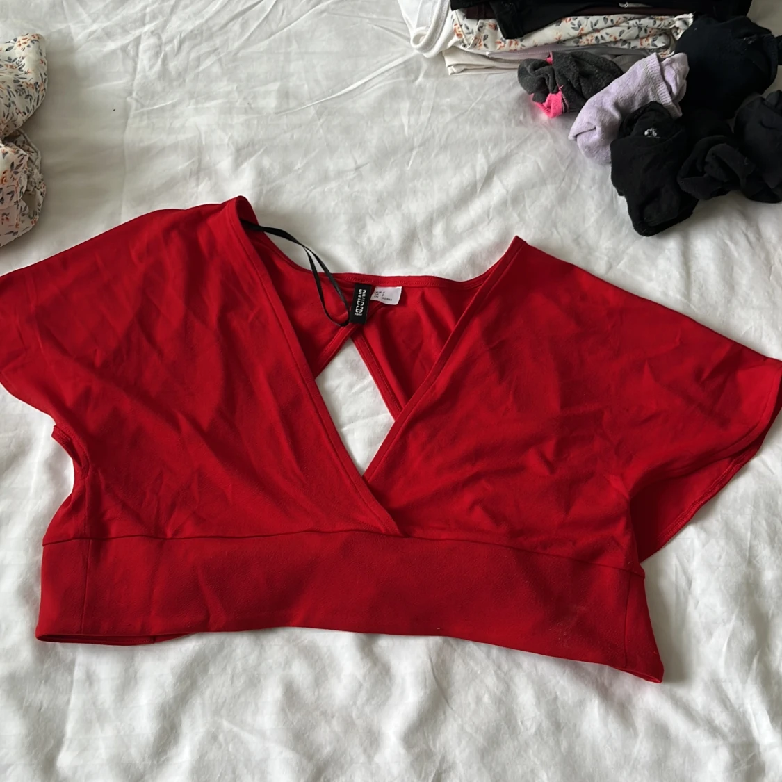 Röd omlottopp från H&M Divided S