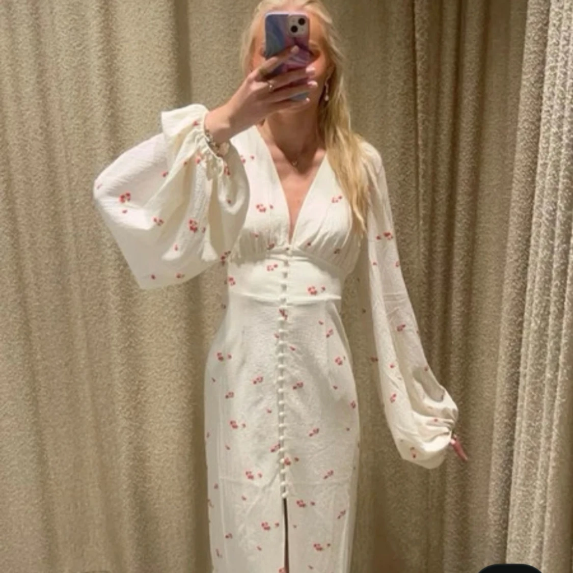 Vit blommig långklänning från Adoore