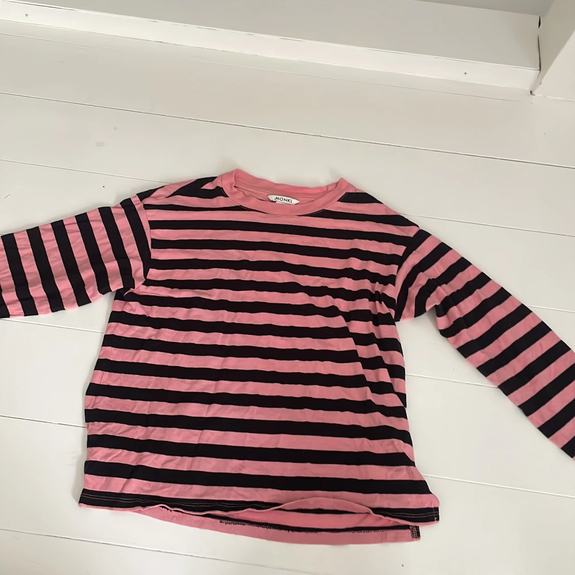 Randig långärmad tröja från Monki