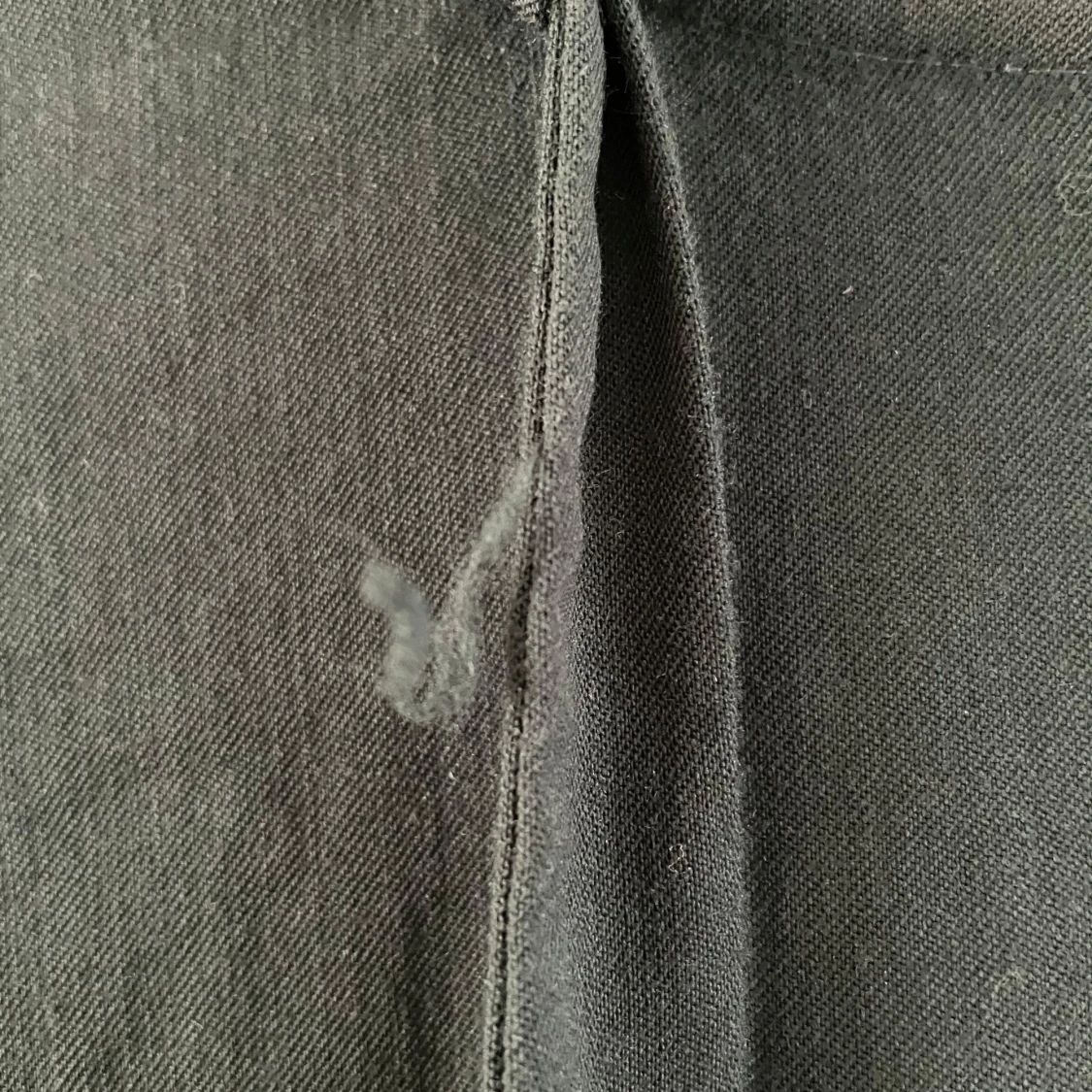 Mörkgrön klänning med knyt i halsen - 2