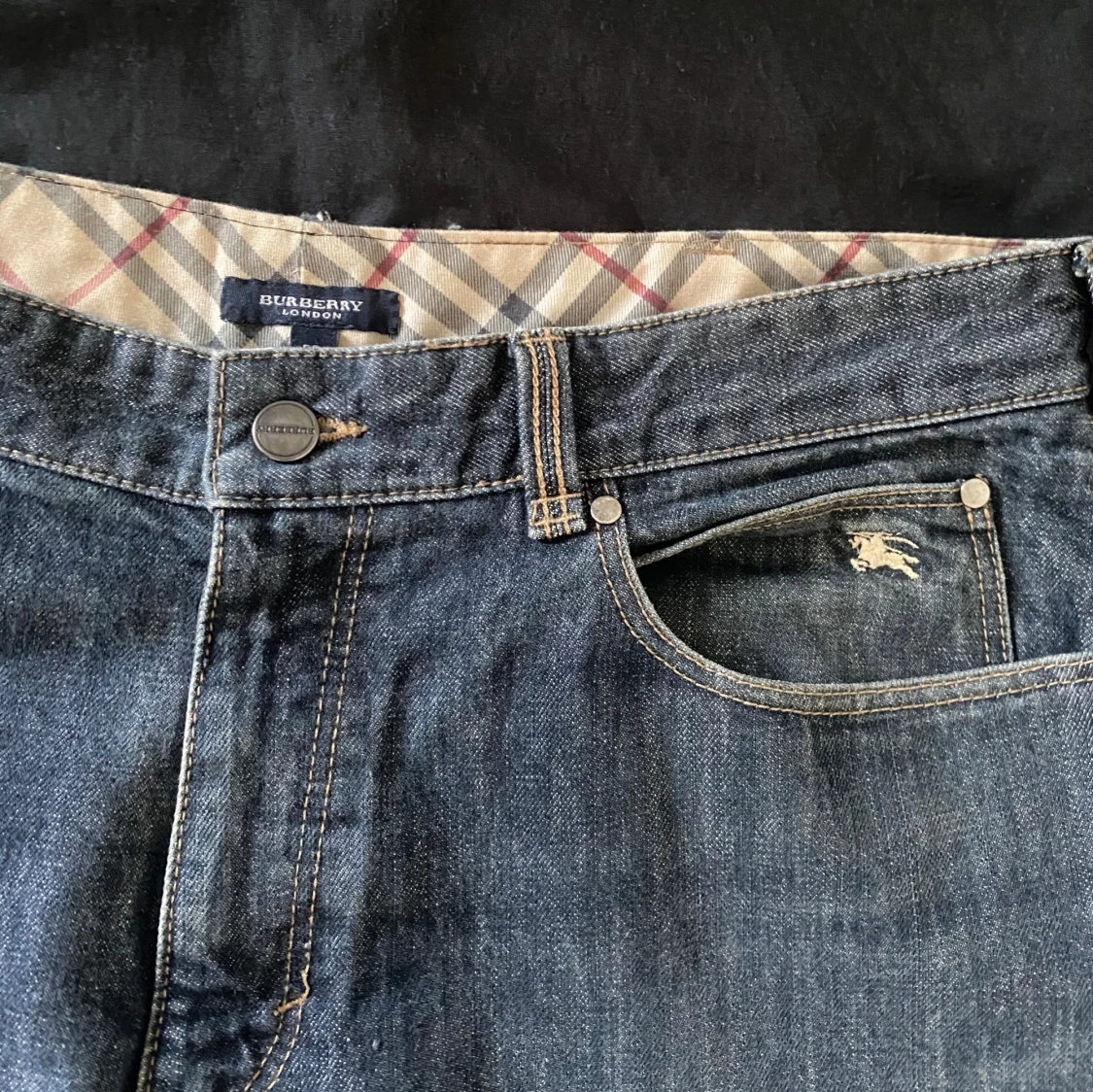 Mörkblå jeansbyxor från Burberry - 1