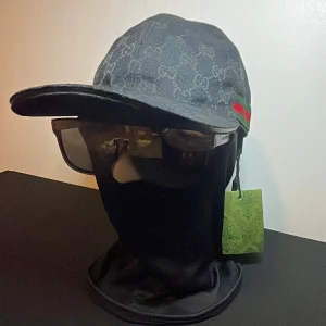 GG canvas black hat - Svart canvas helt ny intresserad->dm