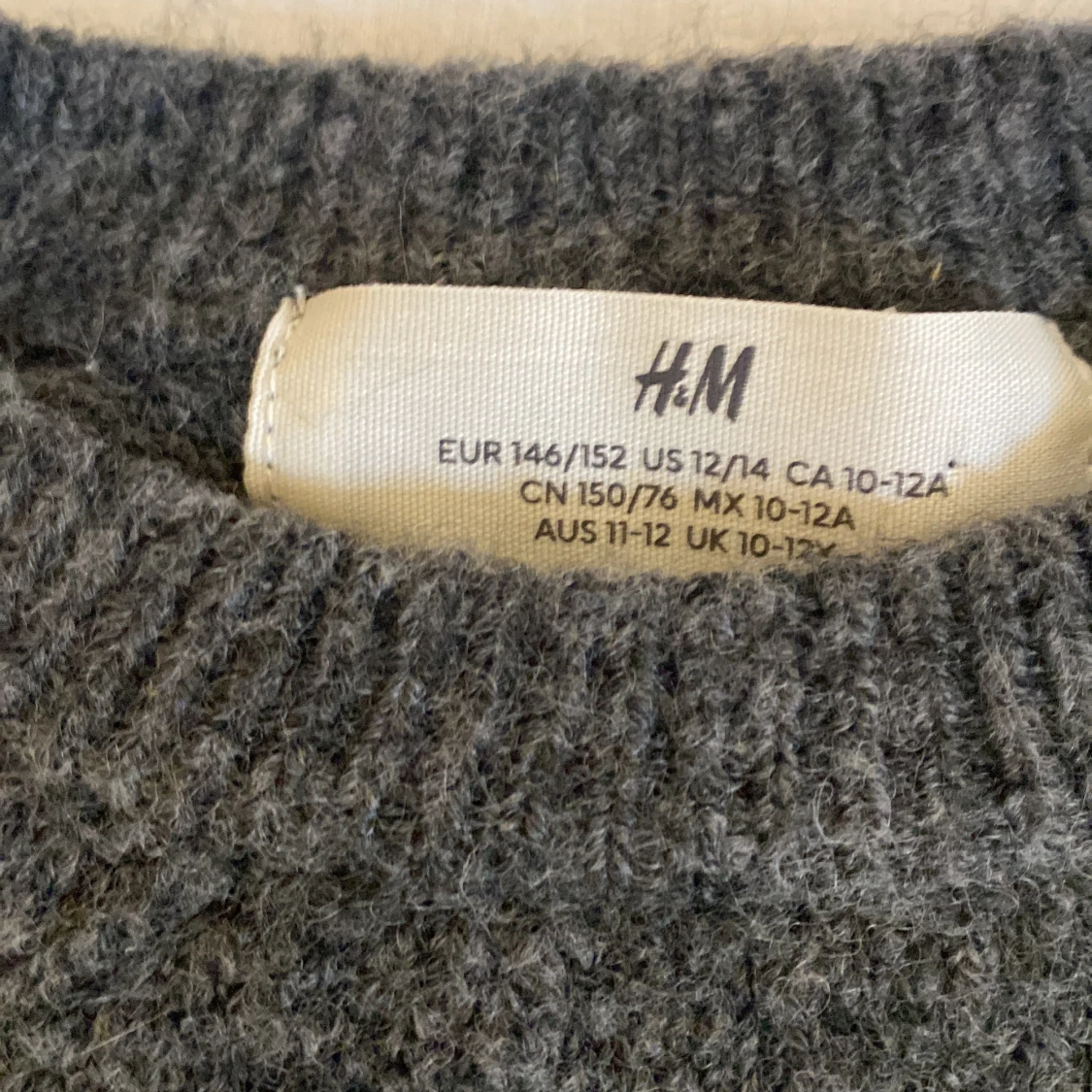 Grå stickad tröja från H&M - 1