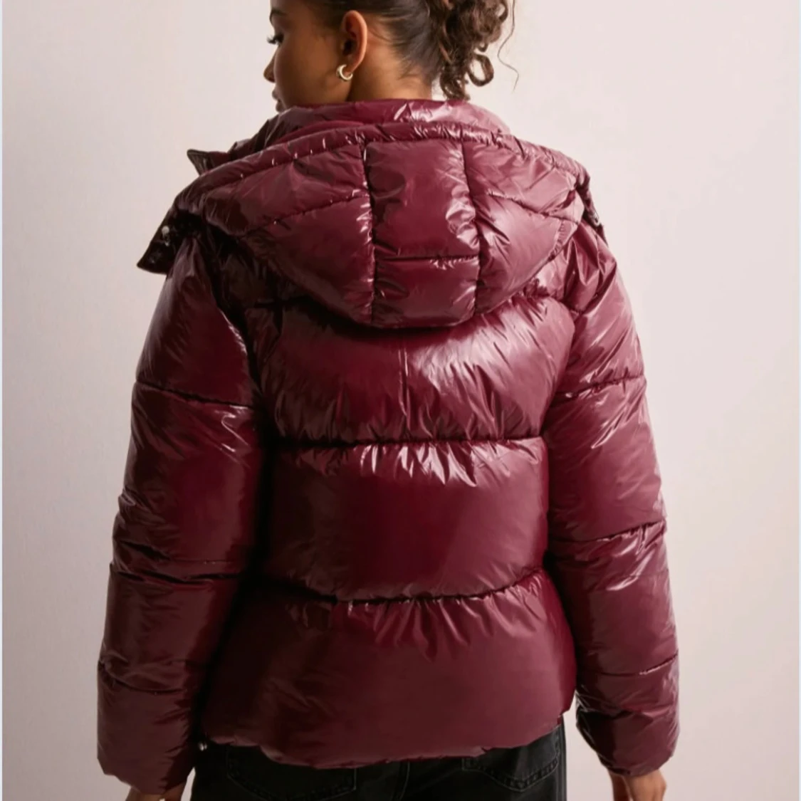 Vinröd pufferjacka nelly - 1