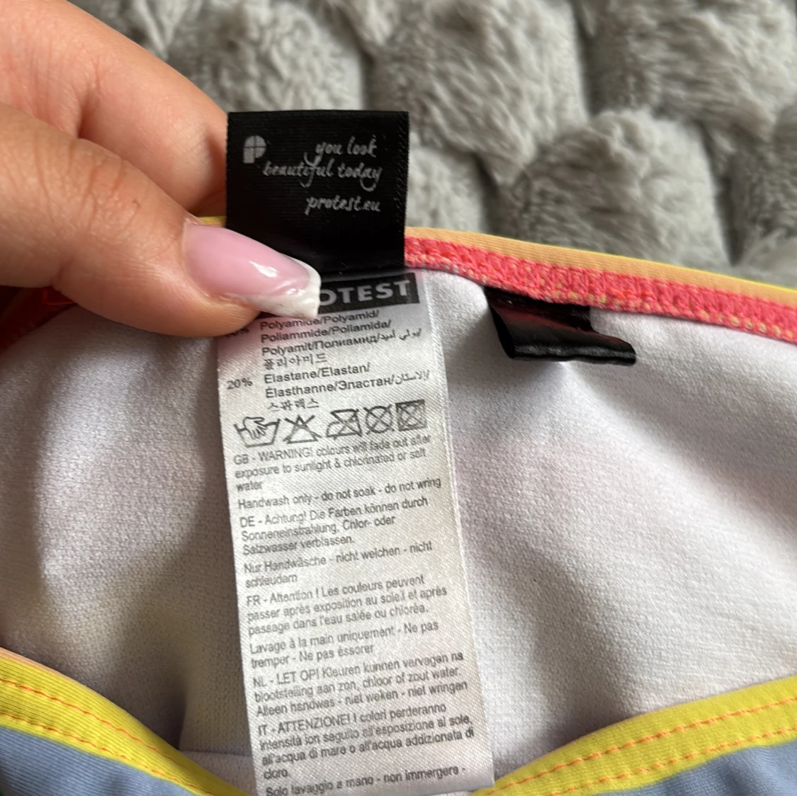 Randig bikiniunderdel från Protest - 2