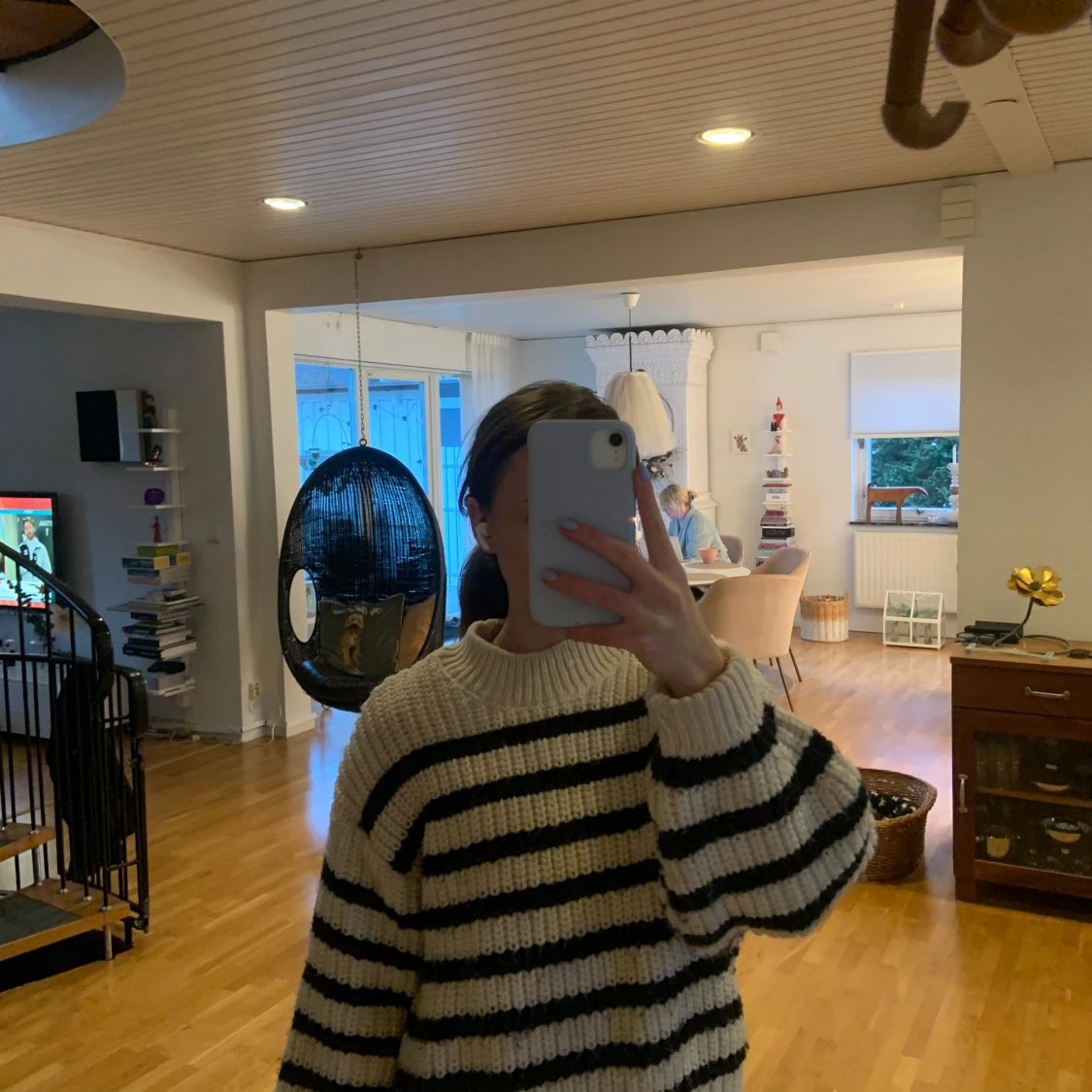 Randig stickad tröja i oversized modell