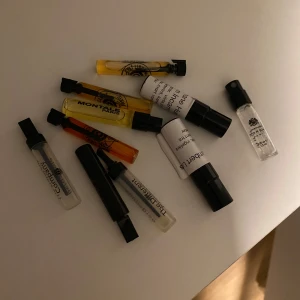 Parfymsamples niche-märken - Säljer ett gäng parfymsamples från exklusiva märken som Montale, Stephane Humbert Lucas, The Different Company, Parfums d'Orsay och Oriental Lounge. Också samples från city rhythm, Lorenzo pazaglia och superz budapest. Värde ungefär på 1300-1500. Fråga mig om ni har några funderingar!