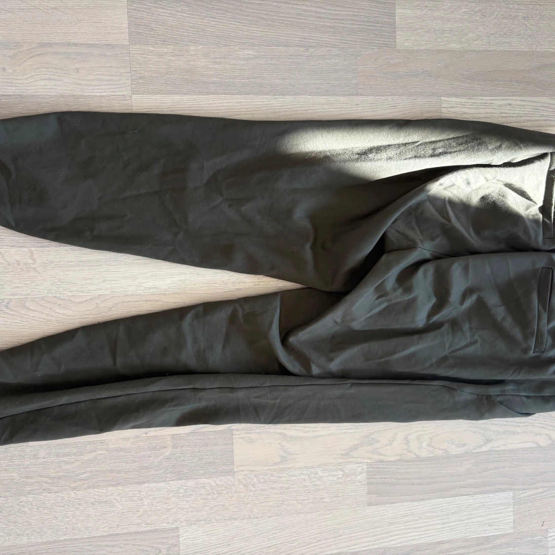 Gröna mjukisbyxor med snörning, Amisu - 3