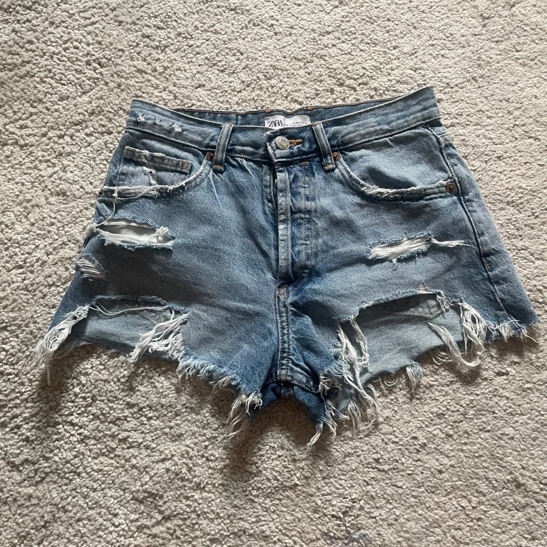Blå jeansshorts från Zara
