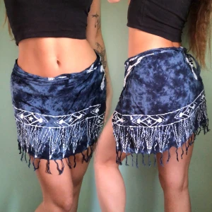 blue hippie skirt  - Hippie omlottkjol i batikmönster. Perfekt för beach och festival💙