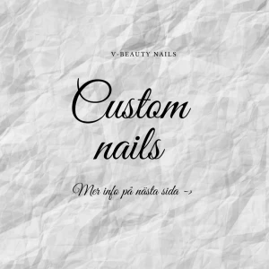 Custom lösnaglar med charms & stickers (ALL STORLEK)   - Beställ personliga lösnaglar i formerna almond, square eller coffin.💅 Välj bland olika färger och dekorera med söta charms, pärlor, rosetter, evil eye eller blommiga stickers.  Tillgängliga färger som: baby pink, vit och vin röd finns! Perfekt för dig som vill ha unika naglar med egen touch! 😍💕 Instruktioner för mätning ingår. Vid frågor, funderingar eller intresse är du välkommen att meddela mig!😍🫶💕