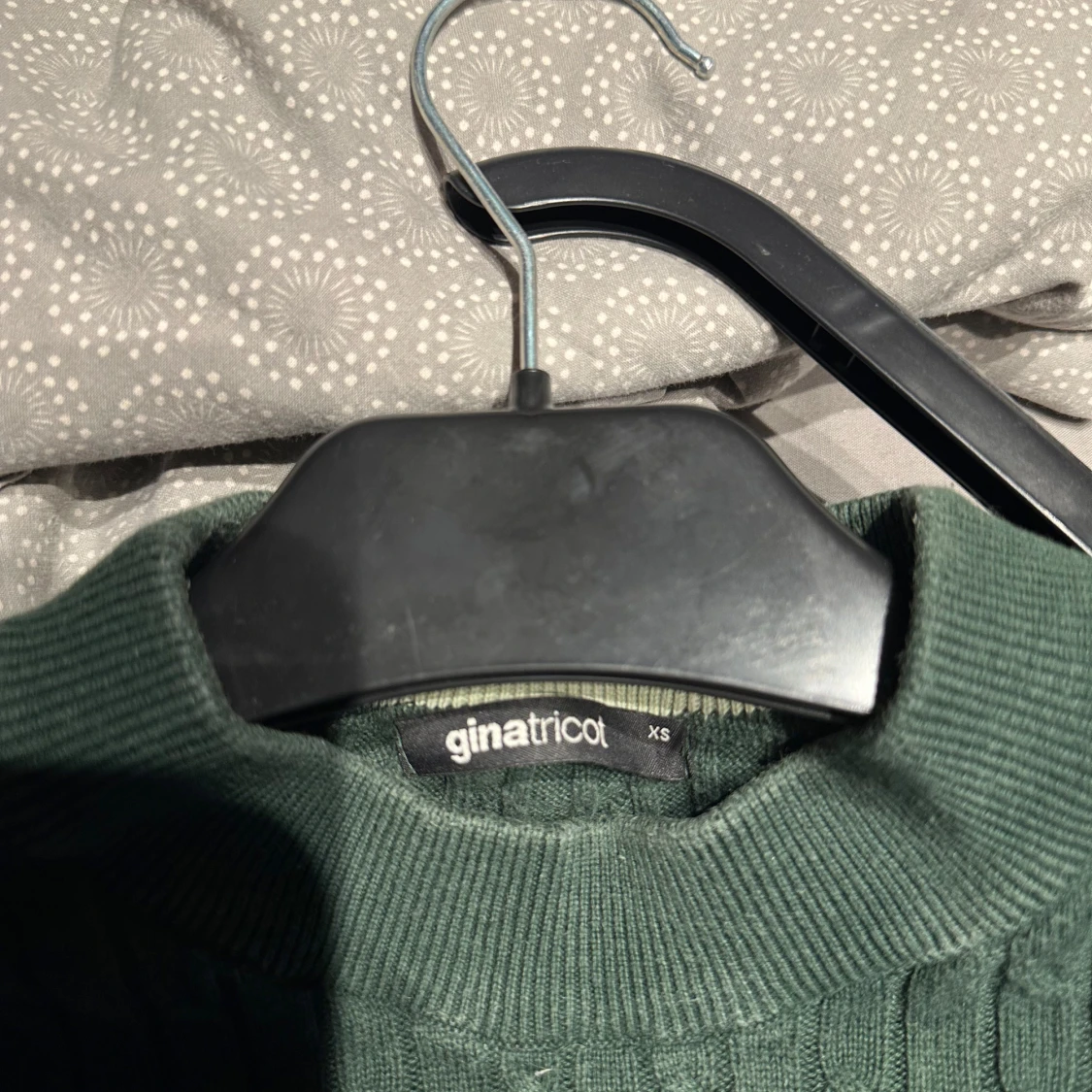 Mörkgrön ribbad tröja Gina Tricot XS - 2