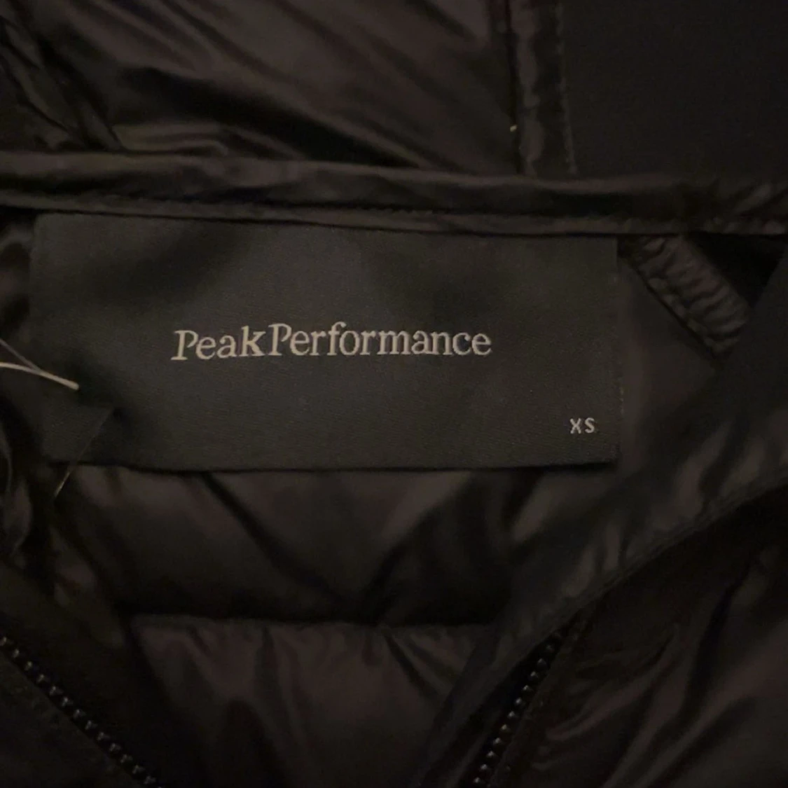 Svart pufferjacka Peak Performance XS - 2