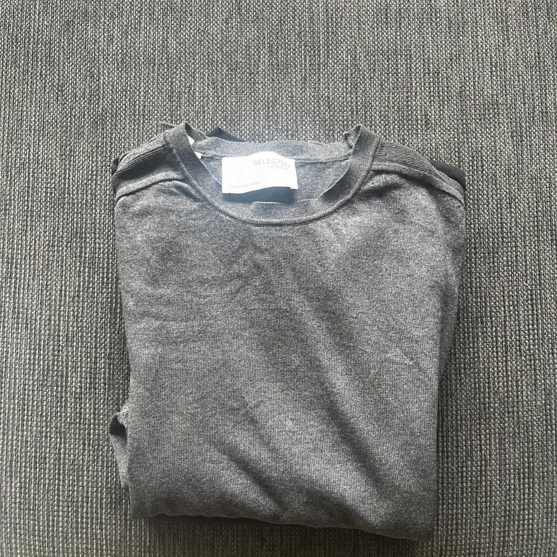Mörkgrå tröja från Selected Homme - 1