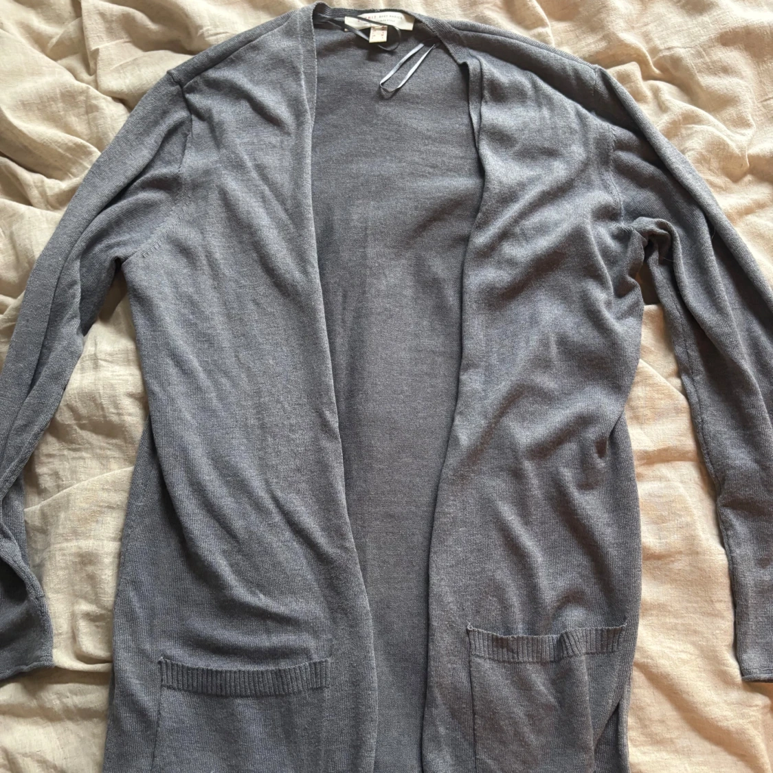 Grå lång kofta från Esprit