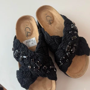 Tofflor  - Säljer tofflor. Liknar inukii tofflor. Helt ny säljer för 350kr🥰
