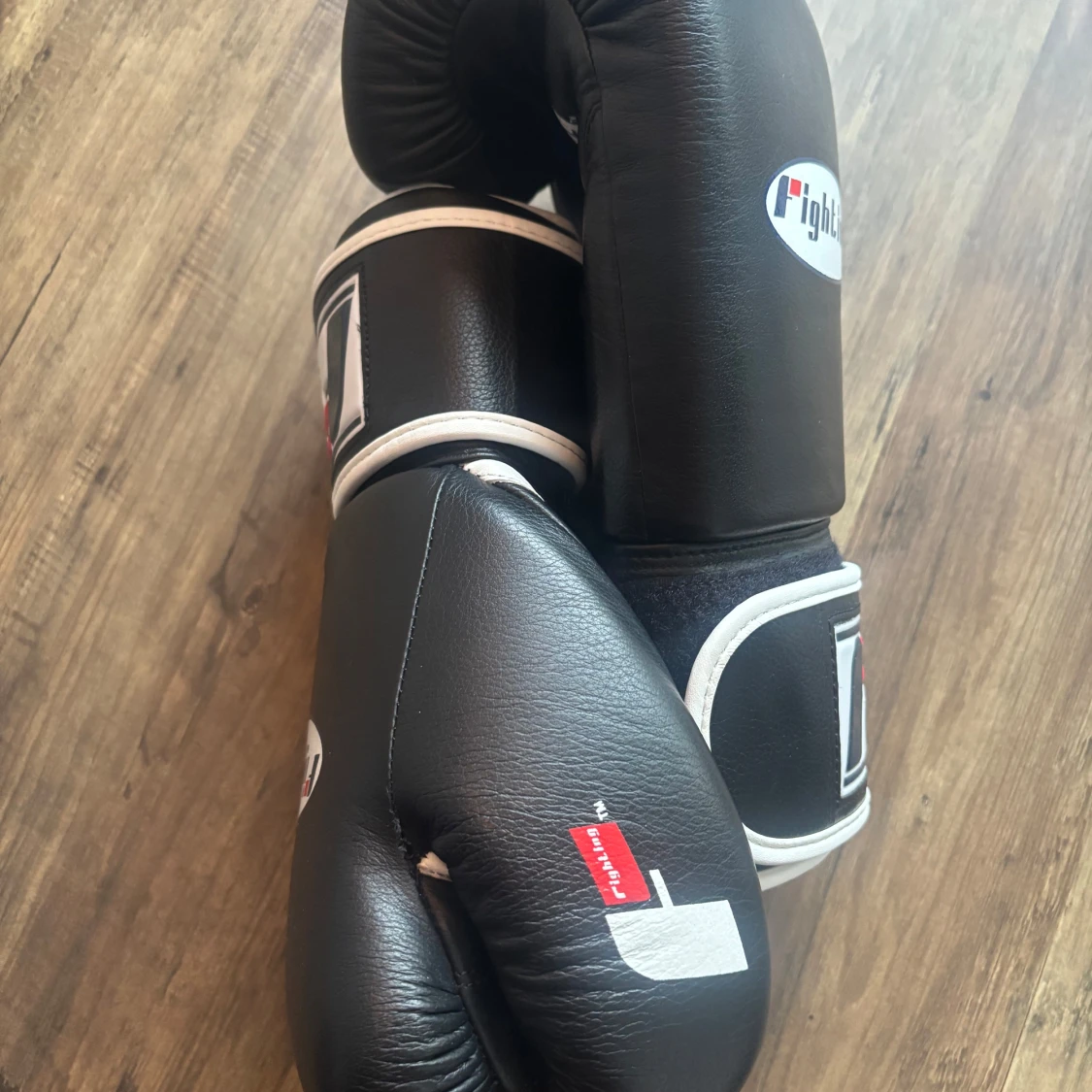 Svarta boxningshandskar från Fighting - 1