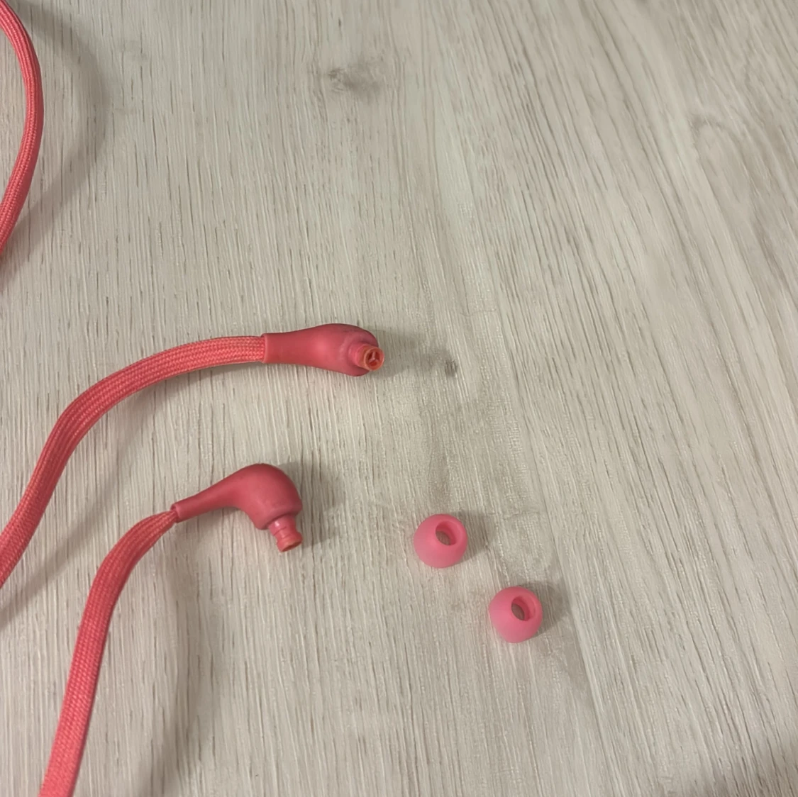  Rosa In-Ear Hörlurar - Perfekt för Musik och Samtal - 4