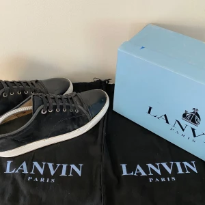 Lanvin skor - Lanvin skor | Storlek UK10/44 | Tillbehör: Box | Endast 1199:- | Tveka inte att höra av dig | ladoelgato.resell
