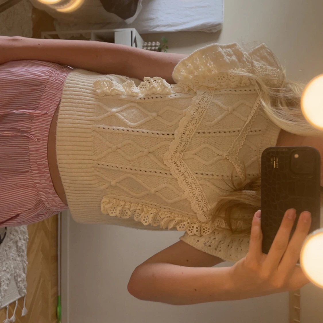 Stickad ärmlös topp med spets från Mango