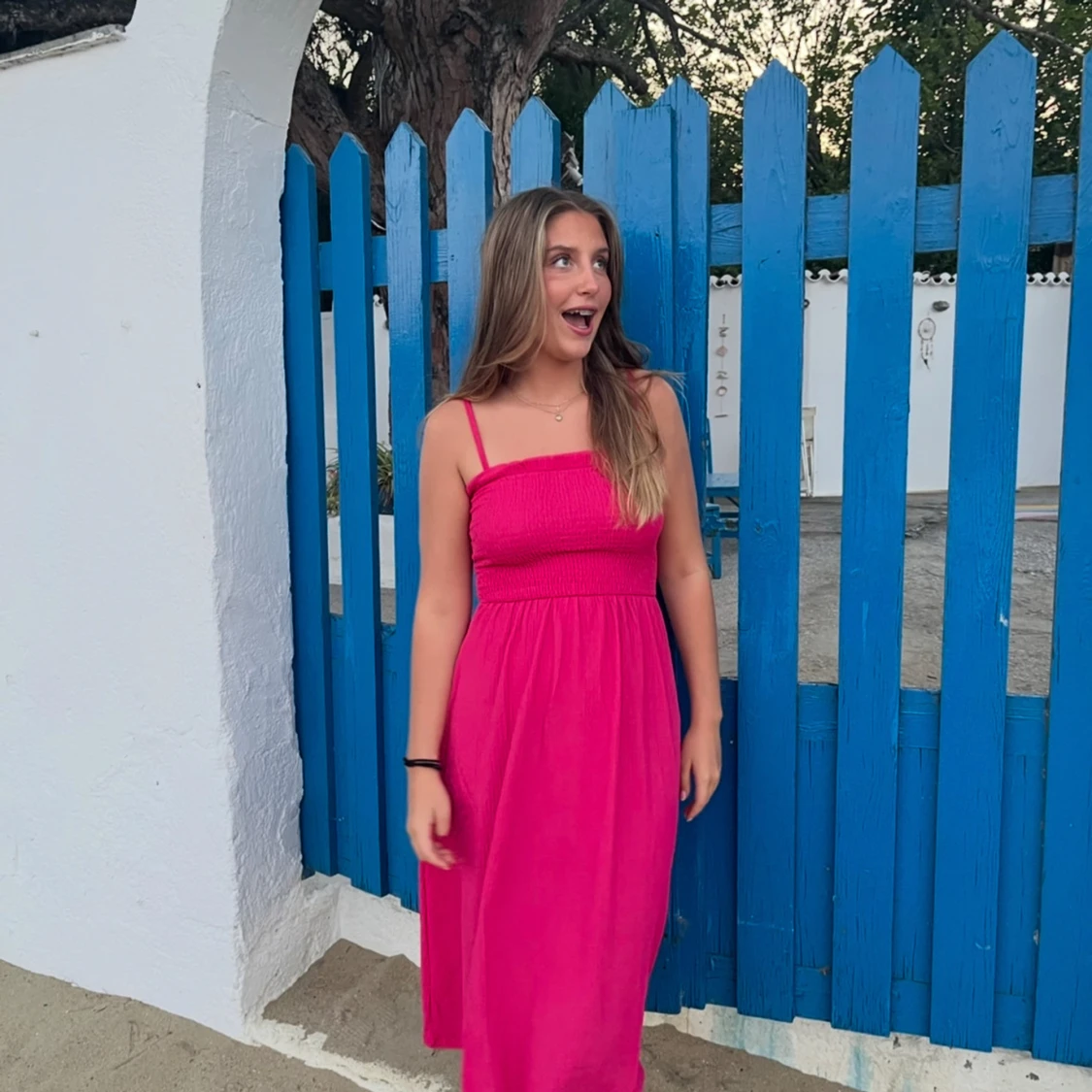 Rosa sommarklänning med smockliv - 1