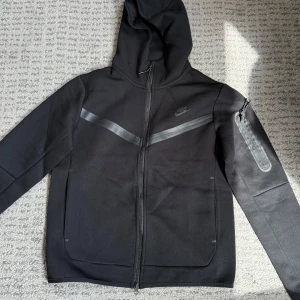 Nike tech Fleece - Strl M