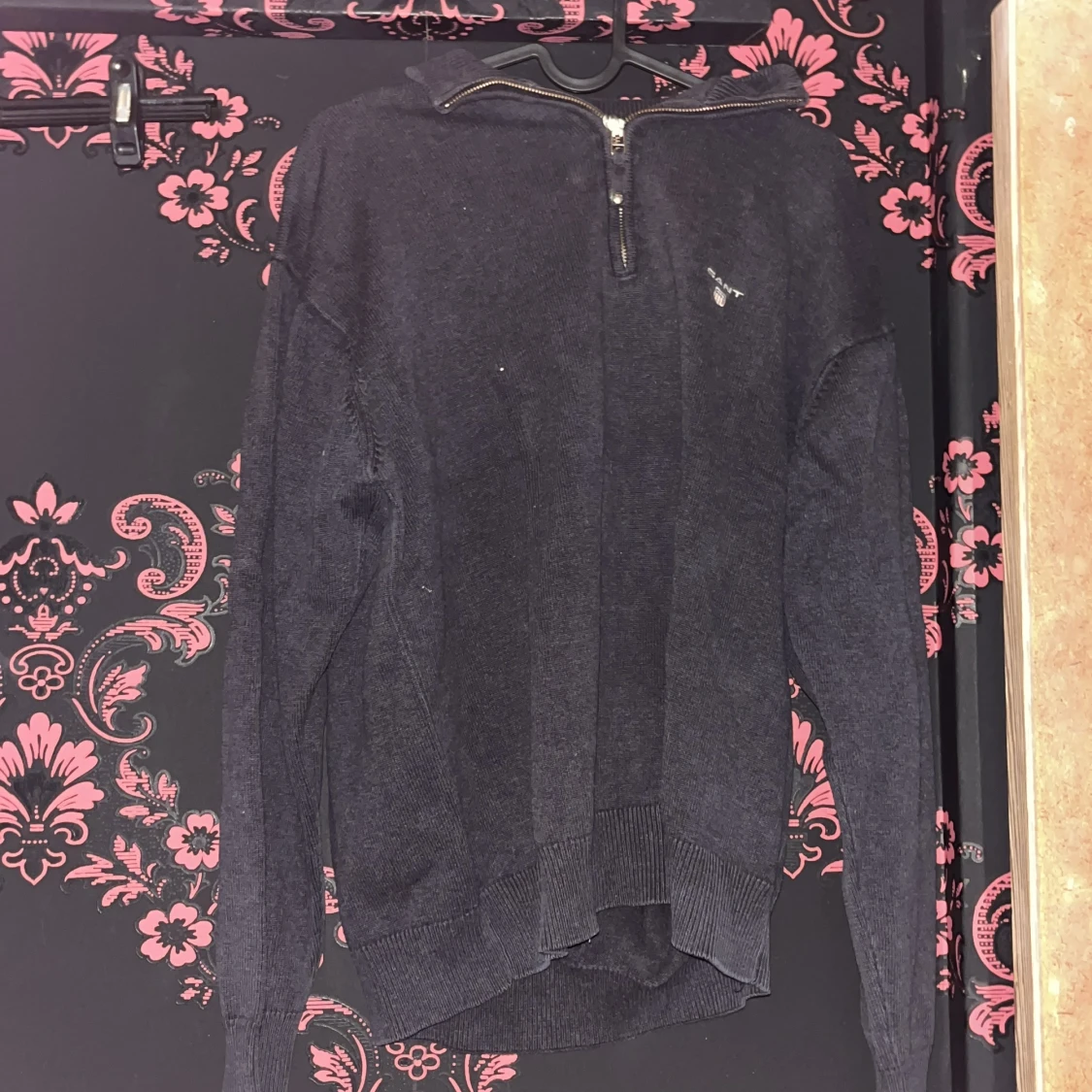 Mörkgrå stickad half zip-tröja GANT