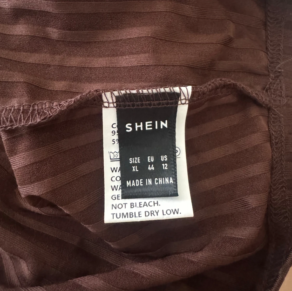 Brun ribbad linnetopp från Shein - 1