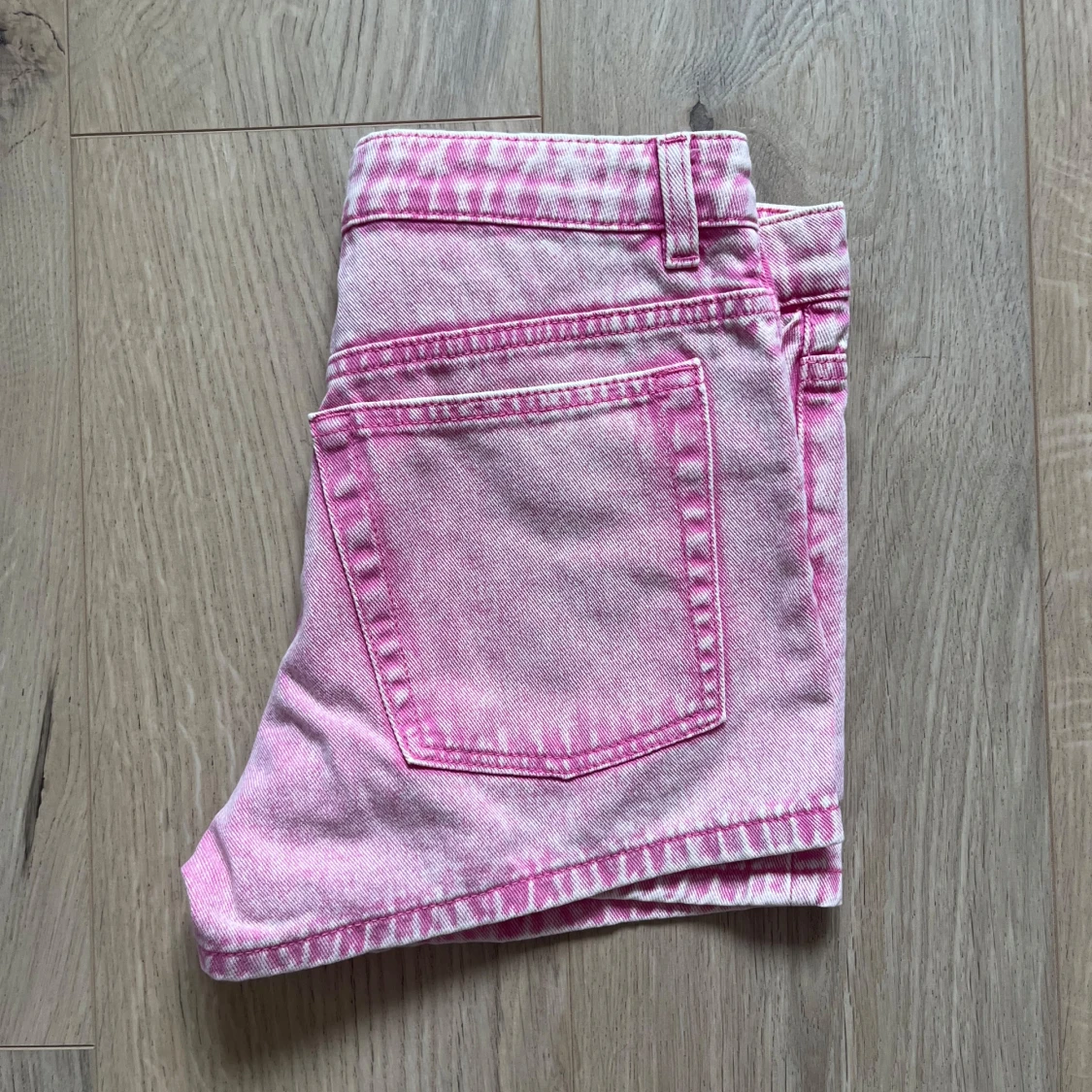 Rosa jeansshorts från Monki - 1