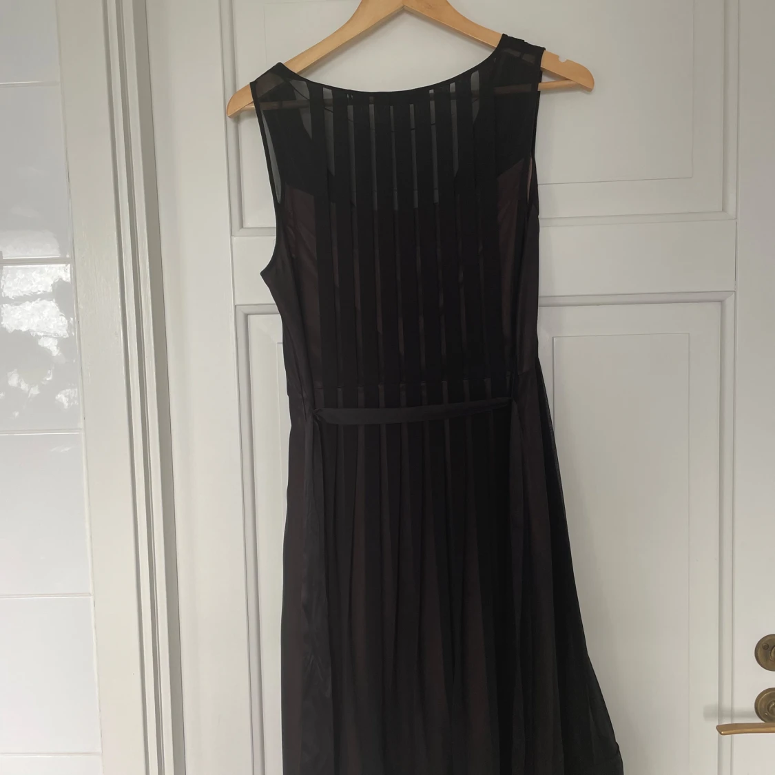 Svart cocktailklänning från Esprit - 1