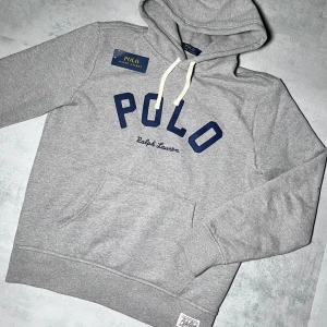 Ralph lauren hoodie - Ralph lauren hoodie | Väldigt bra skick ändast använd fåtal gånger | Storlek M | Nypris 2400kr. 