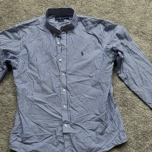 Randig blå skjorta från Ralph Lauren - skjorta från Ralph Lauren | Använd fåtal gånger | storlek : XXL