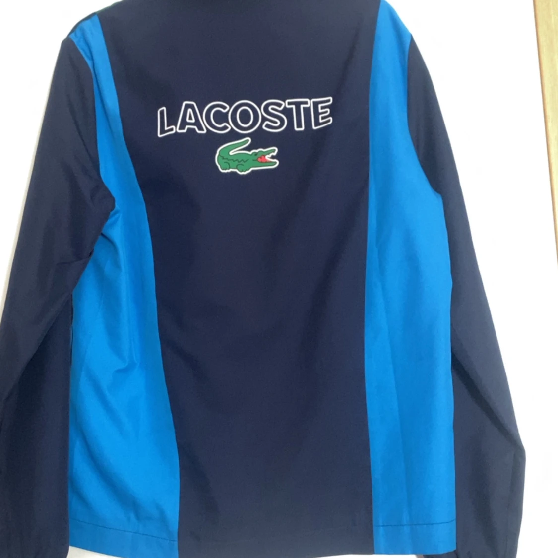 Färgglad vindjacka från Lacoste - 1